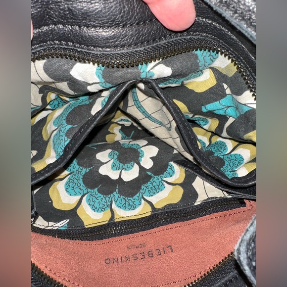 LIEBESKIND LEATHER CROSSBODY BAG! - Picture 9 of 9